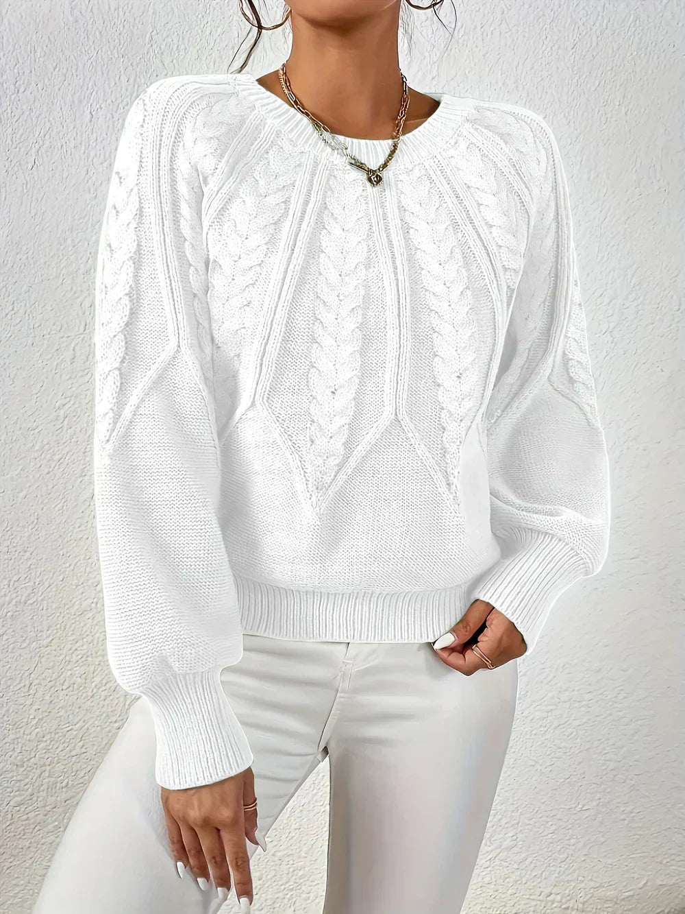 Sweter damski w splot kablowy