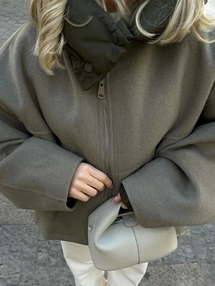 Kurtka damska z kapturem | Luźny krój, zapinana na zamek