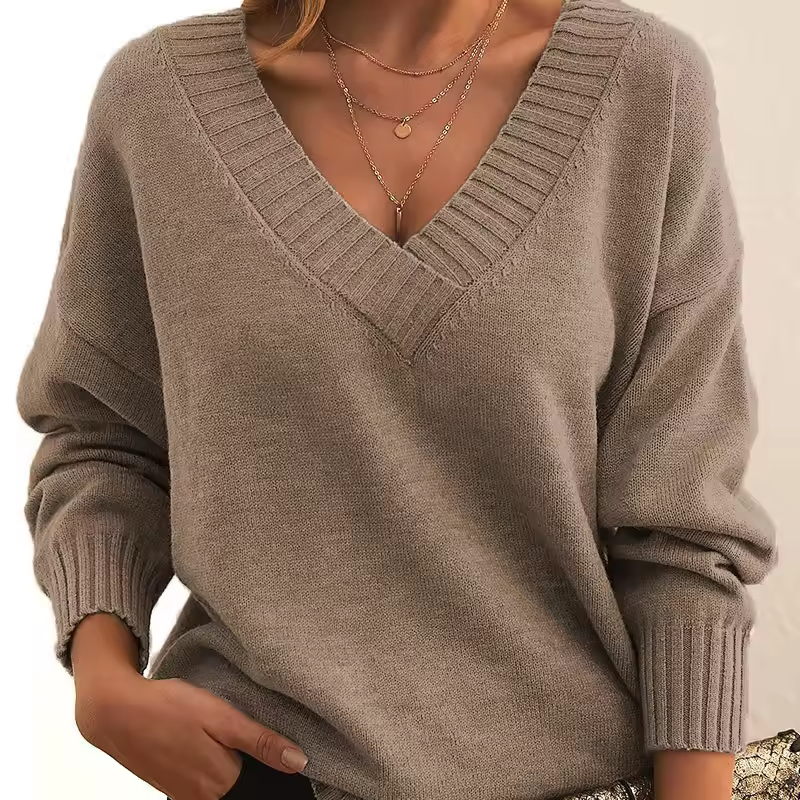 Sweter damski dzianinowy | dekolt w serek