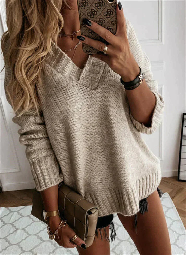 Sweter damski z dekoltem V – dzianinowy