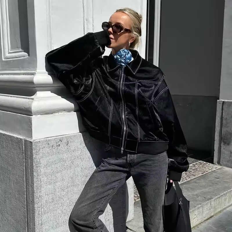 Kurtka skórzana damska | Luźny krój, zapinana na zamek
