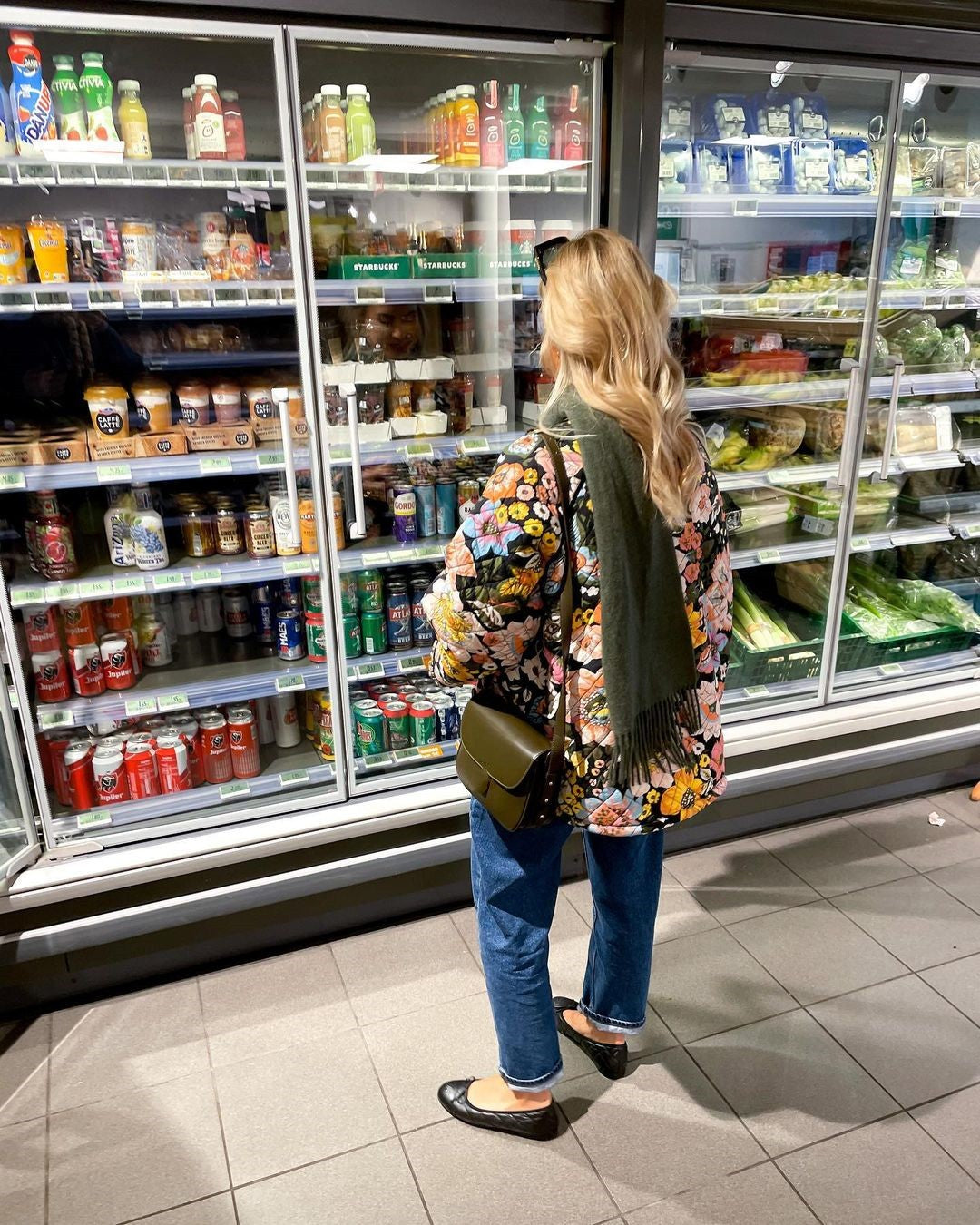 Kurtka pikowana damska | Z kwiatowym wzorem