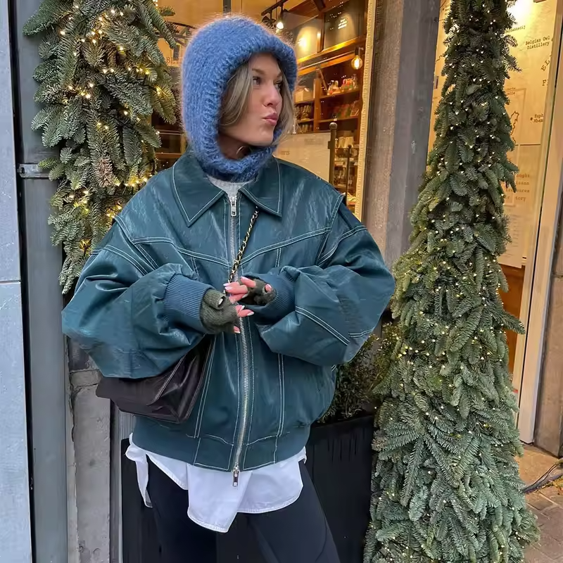 Kurtka skórzana damska | Luźny krój, zapinana na zamek