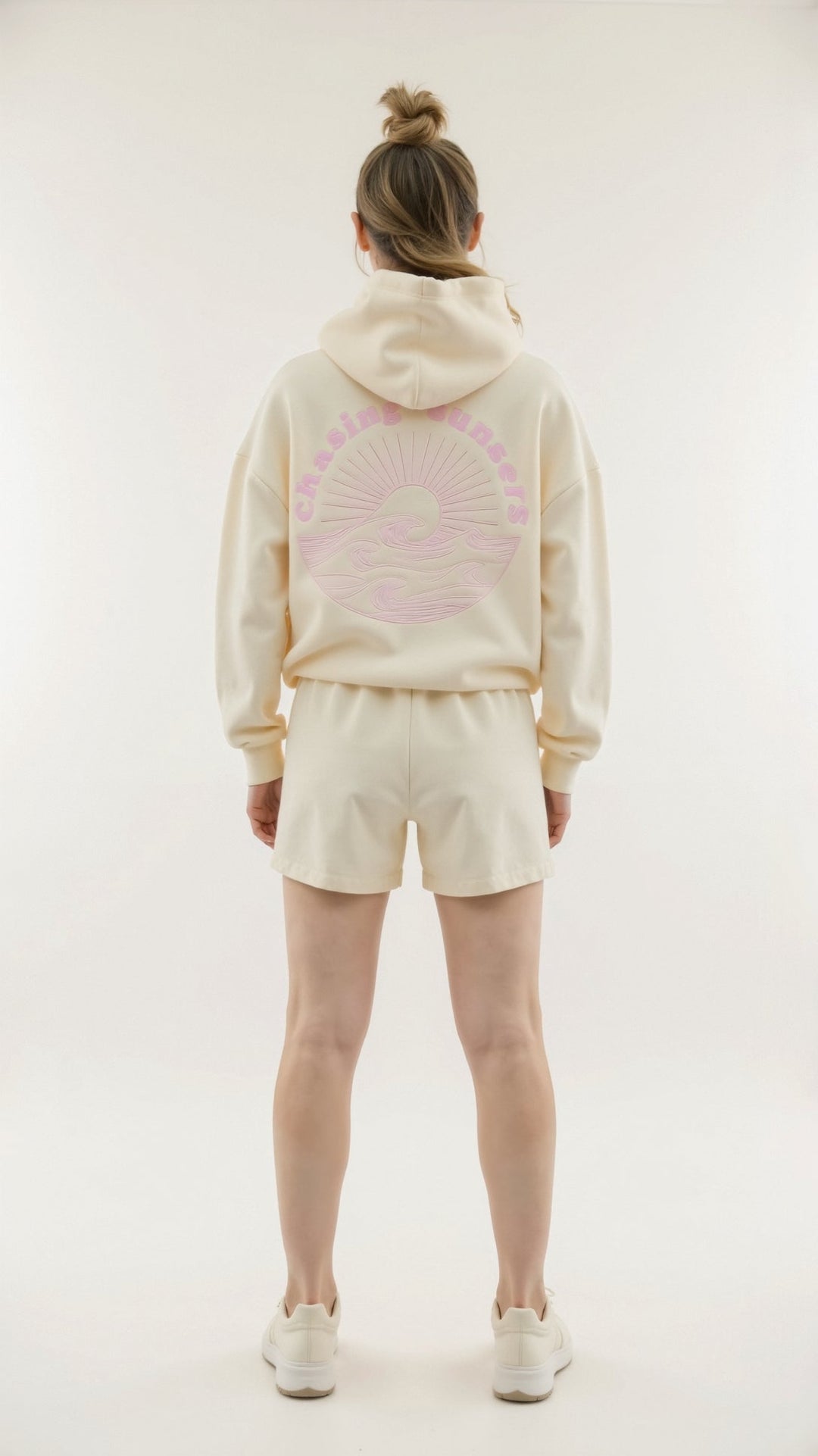 Bluza damska z kapturem – haftowana